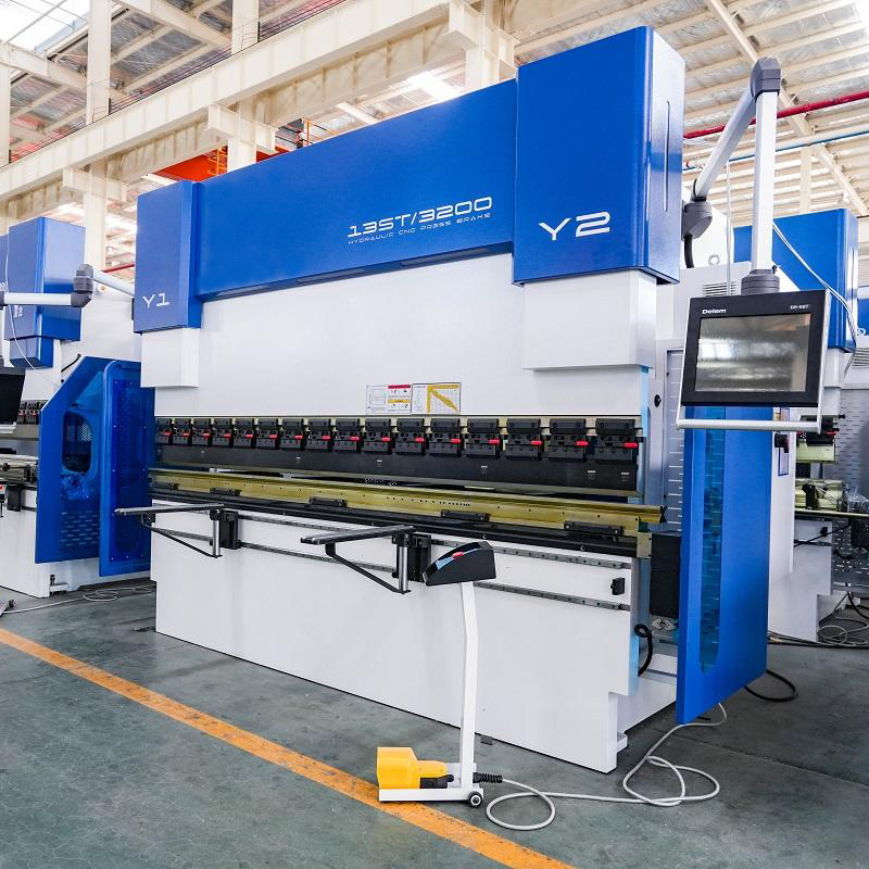 Servo electro-hydraulic bending machine