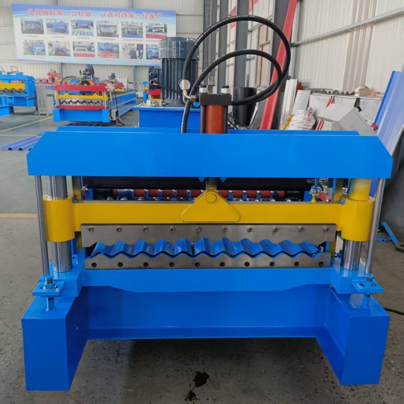 Single-layer roof tile forming machine