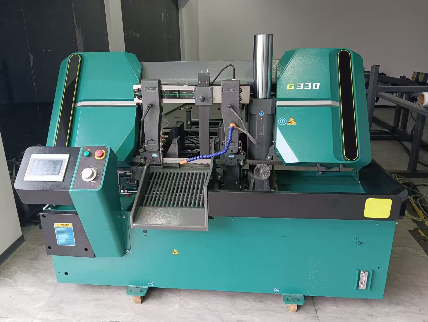 High-speed metal band saw cutting machine